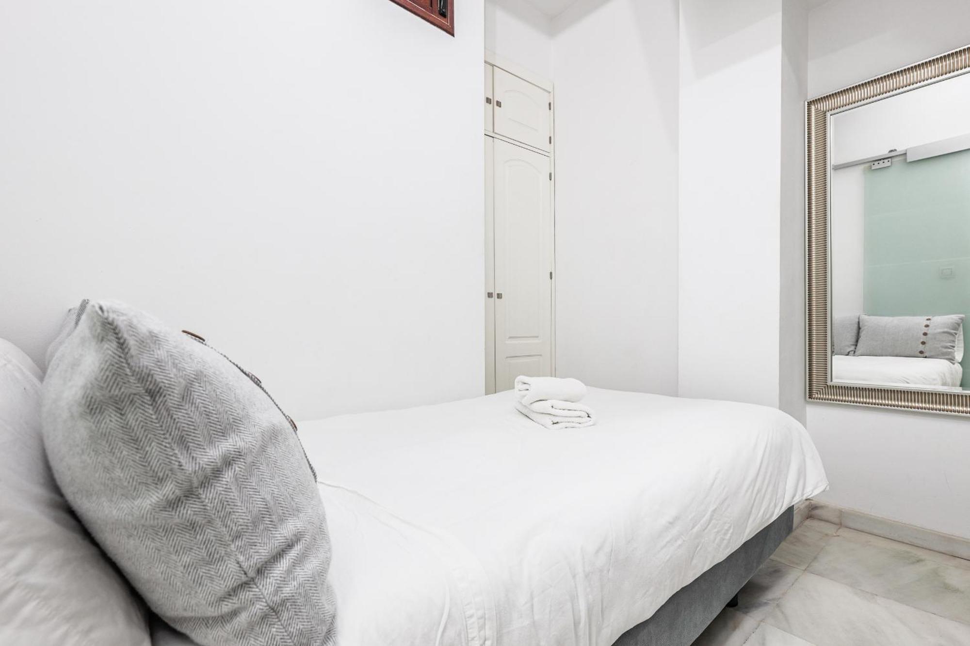 Bonito Duplex Con Terraza Calle Feria Apartamento